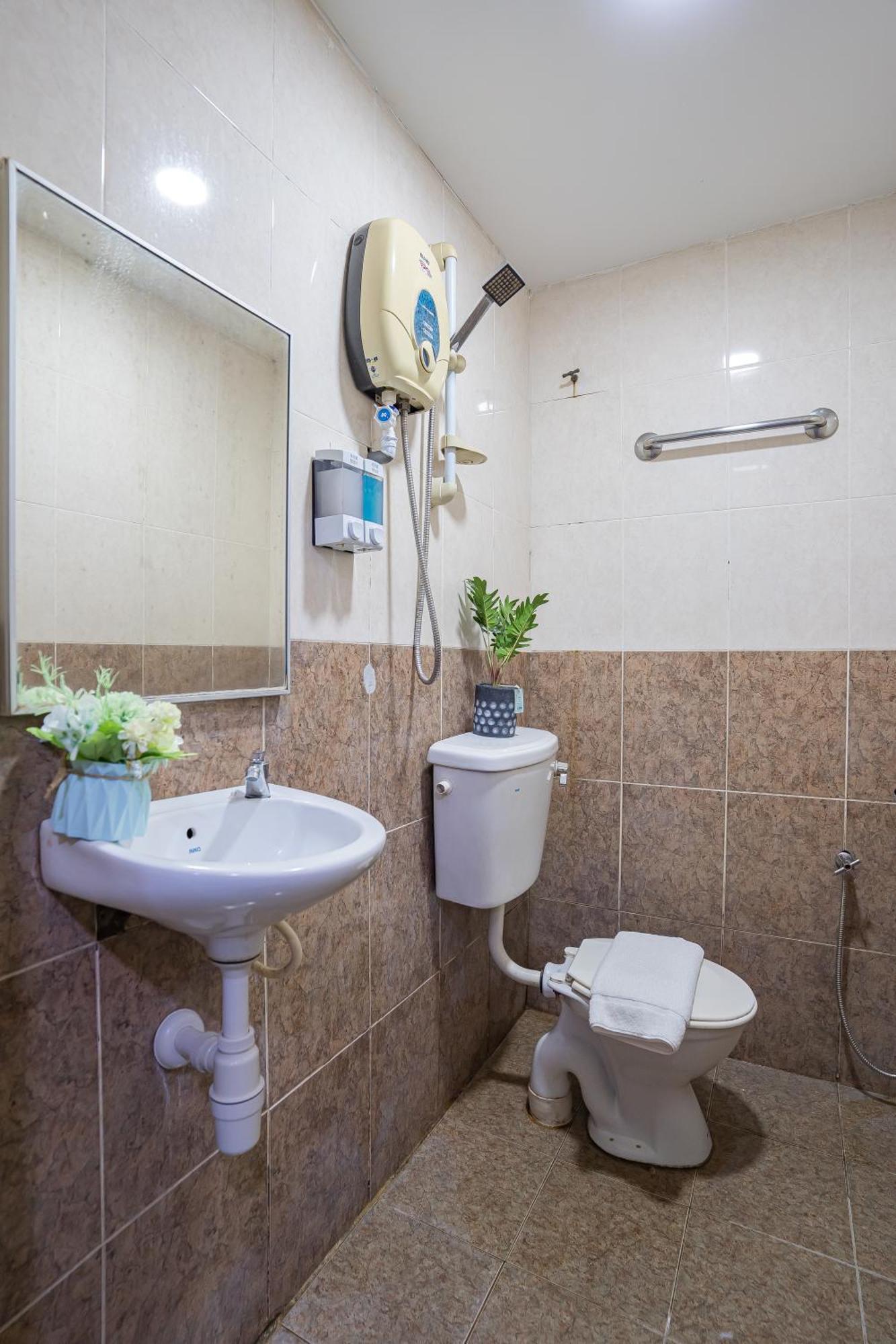 Hotel 28 Rapid Куала Лумпур Екстериор снимка