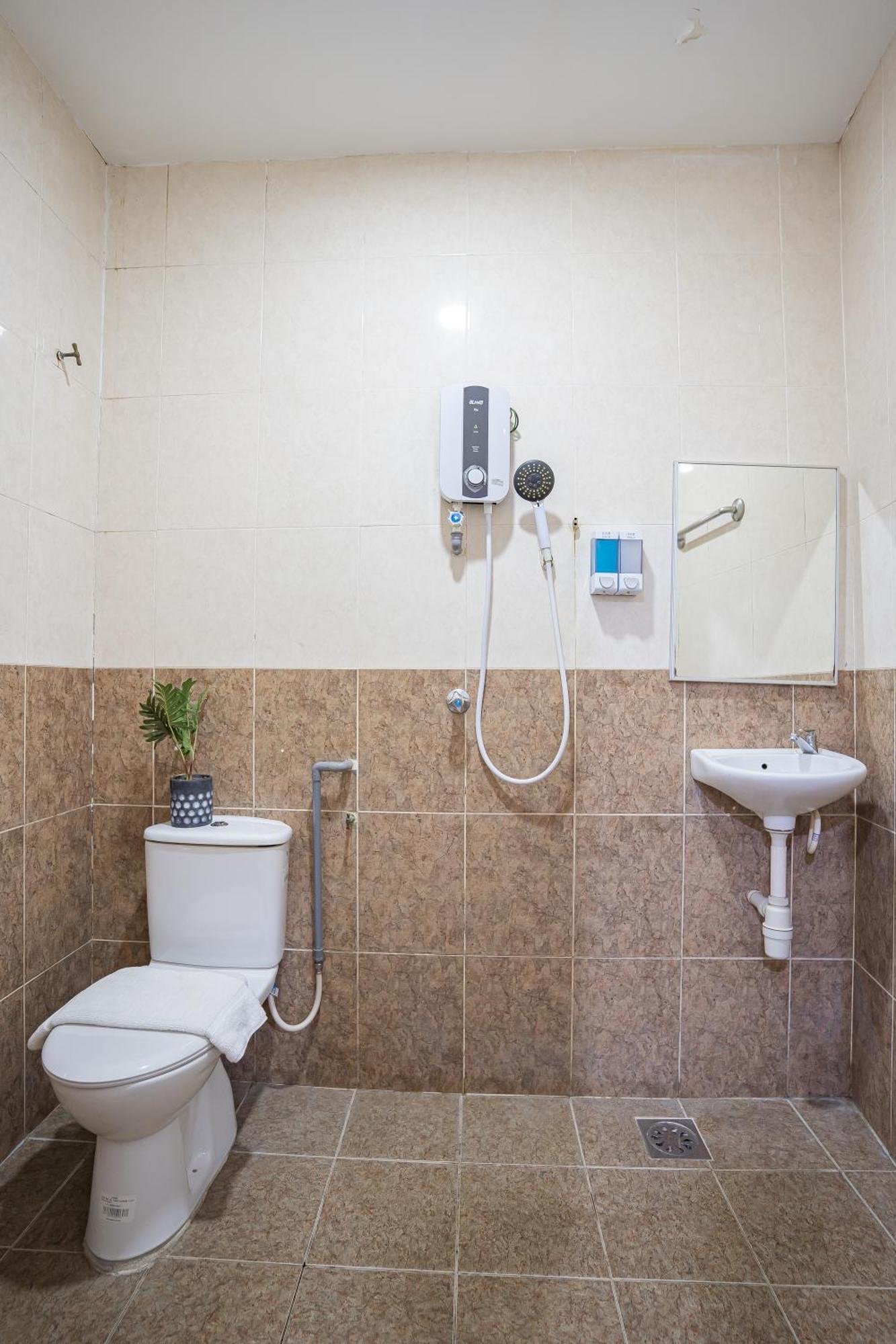 Hotel 28 Rapid Куала Лумпур Екстериор снимка