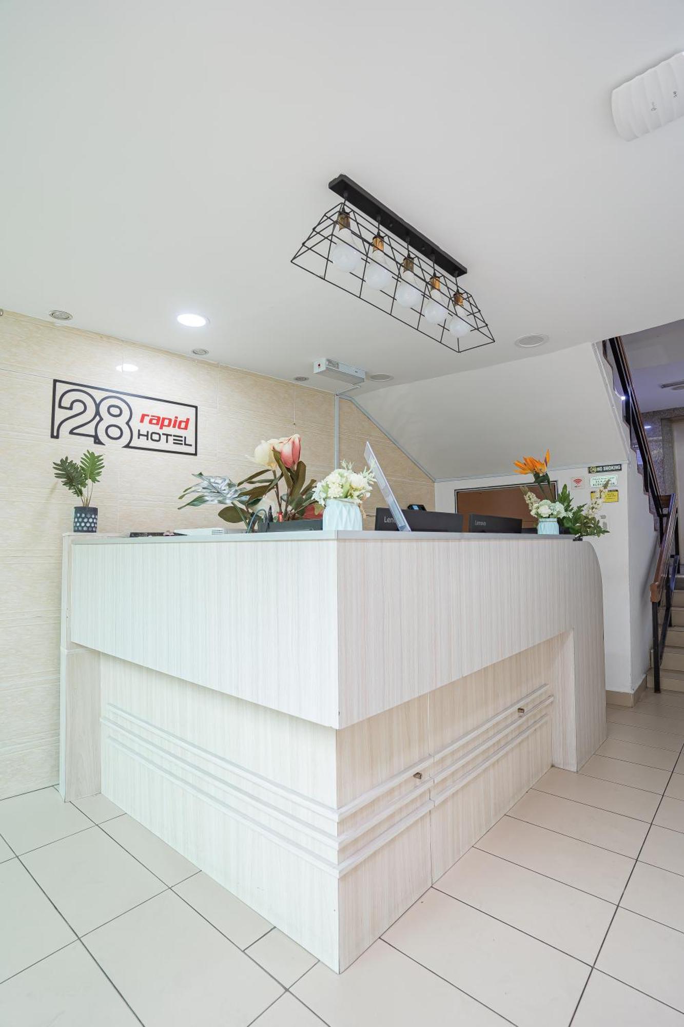 Hotel 28 Rapid Куала Лумпур Екстериор снимка
